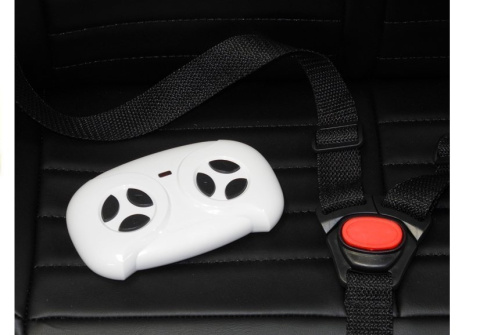 Auto na akumulator Lean Toys Mercedes Unimog S 4x45W biały 3l+