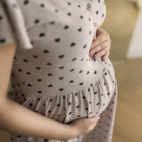 Koszula ciążowa Eevi Linda krótki rękaw serduszka beż XL Koszula ciążowa Eevi Linda krótki rękaw serduszka beż XL